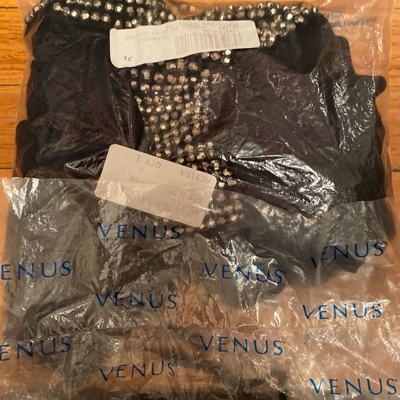 Venus Women’s Black Rayon Tank Sz Med. NEW IN BAG - Picture 14 of 14